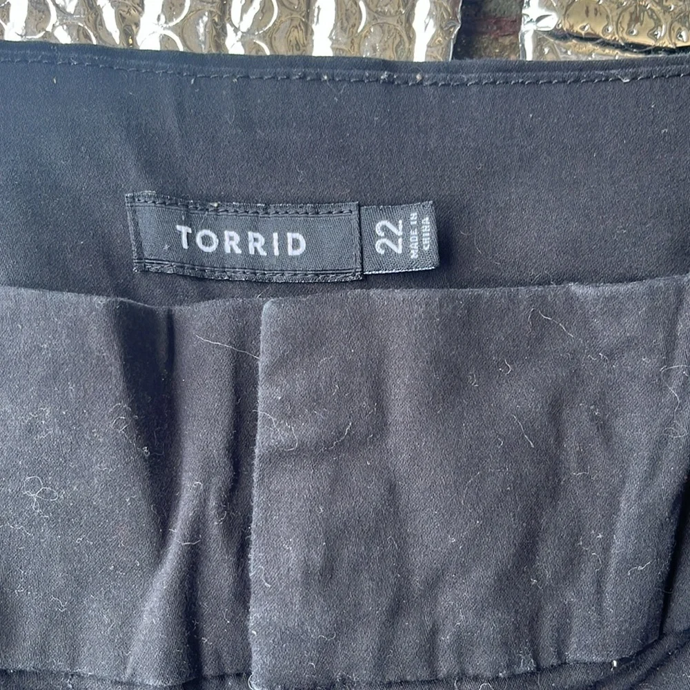 Tórrid Black Women's Shorts - Picture 4 of 6